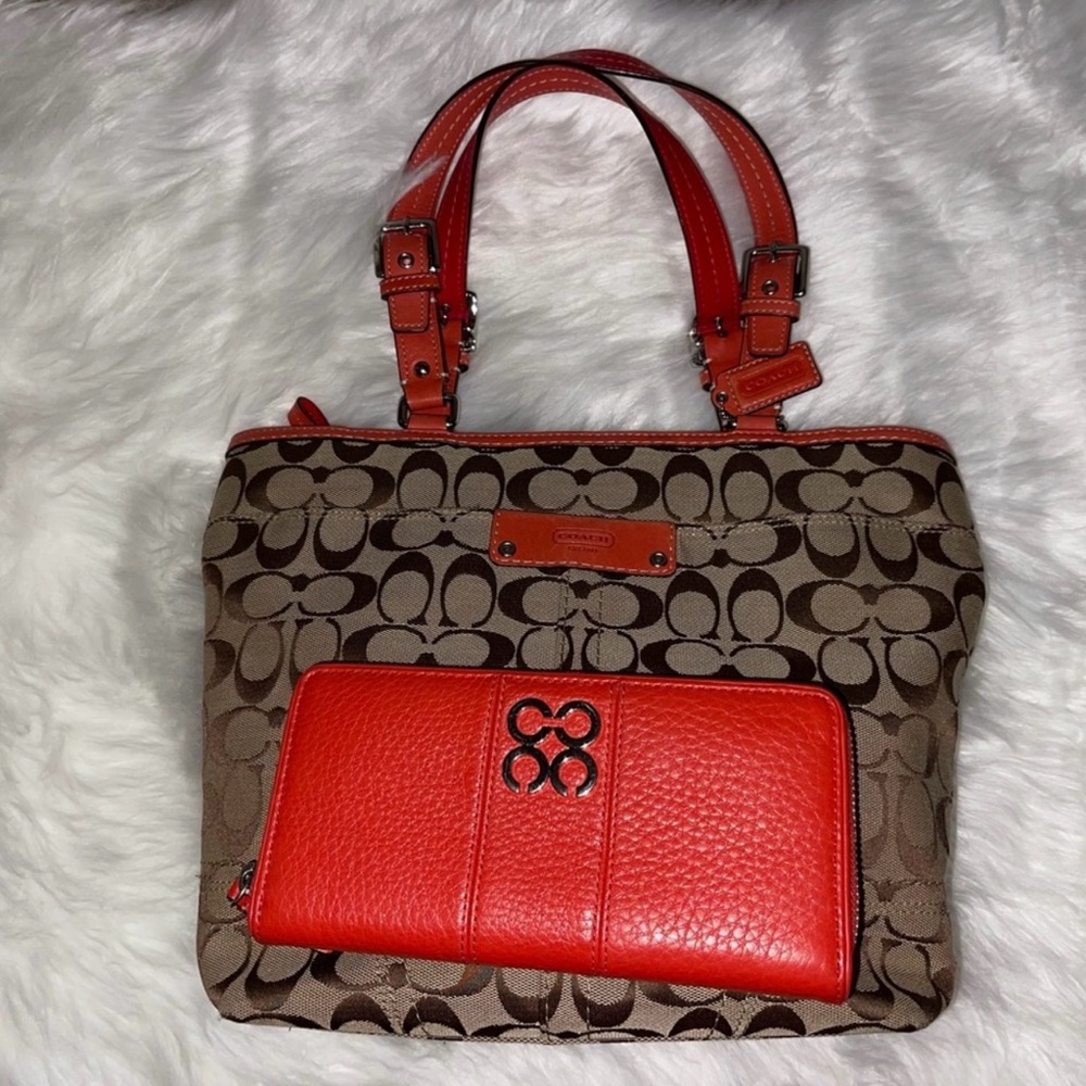 Authentic Coach Hampton tote with large Coach wallet